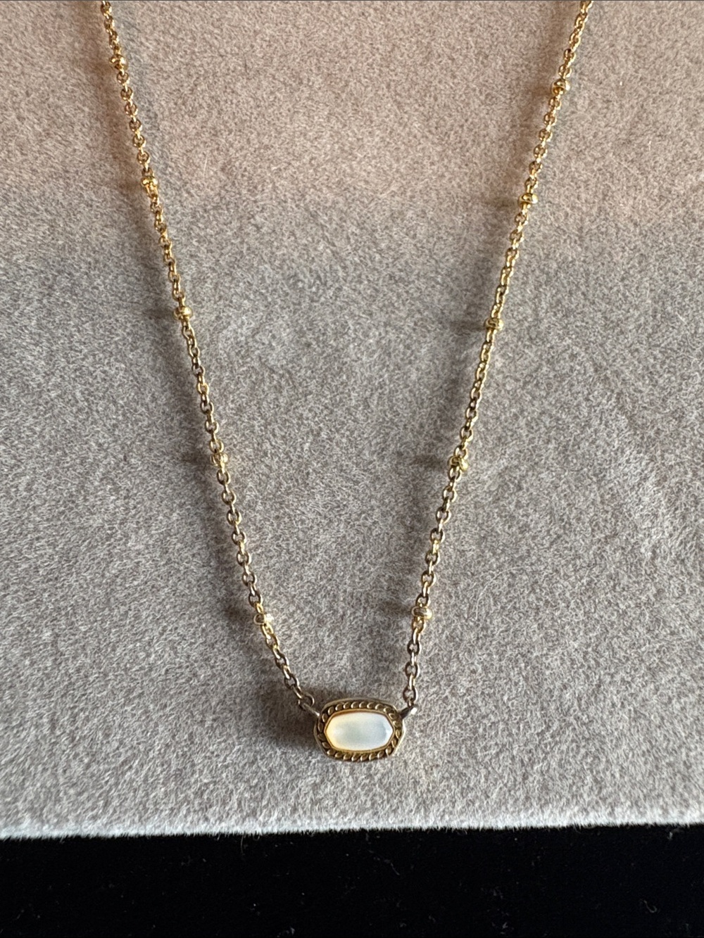 Kendra Scott Mini Elisa Pendant Necklace - Picture 15 of 17
